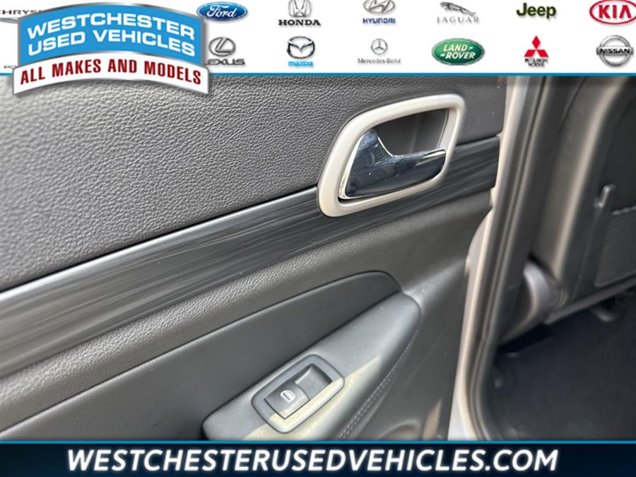 2020 Jeep Grand Cherokee Laredo E, available for sale in White Plains, New York | Westchester Used Vehicles. White Plains, New York 2020 Jeep Grand Cherokee Laredo E, available for sale in White Plains, New York | Westchester Used Vehicles. White Plains, New York