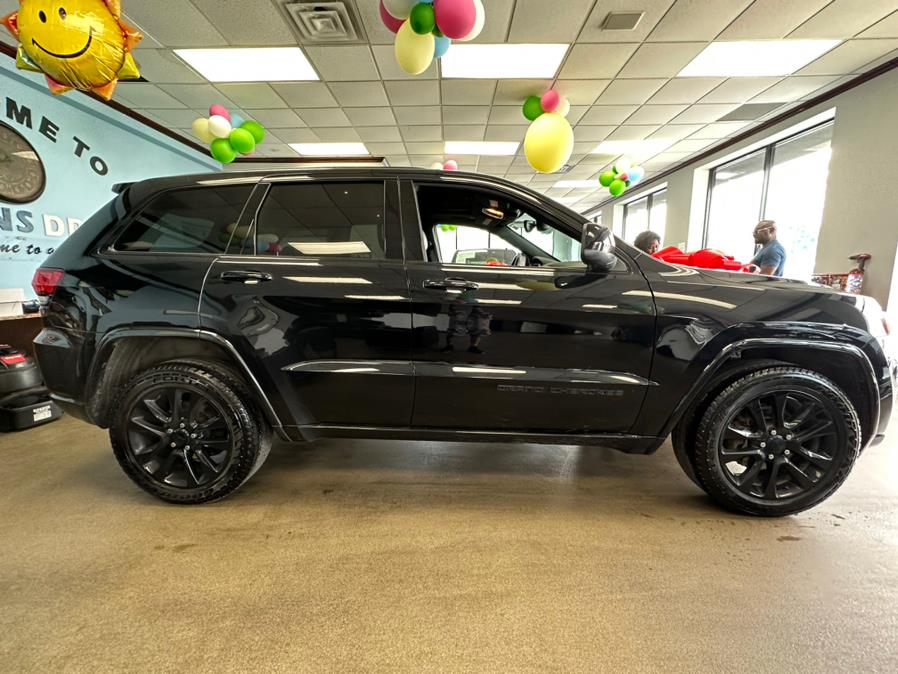 2018 Jeep Grand Cherokee Altitude 4x4 *Ltd Avail*, available for sale in Inwood, New York | 5 Towns Drive. Inwood, New York 2018 Jeep Grand Cherokee Altitude 4x4 *Ltd Avail*, available for sale in Inwood, New York | 5 Towns Drive. Inwood, New York