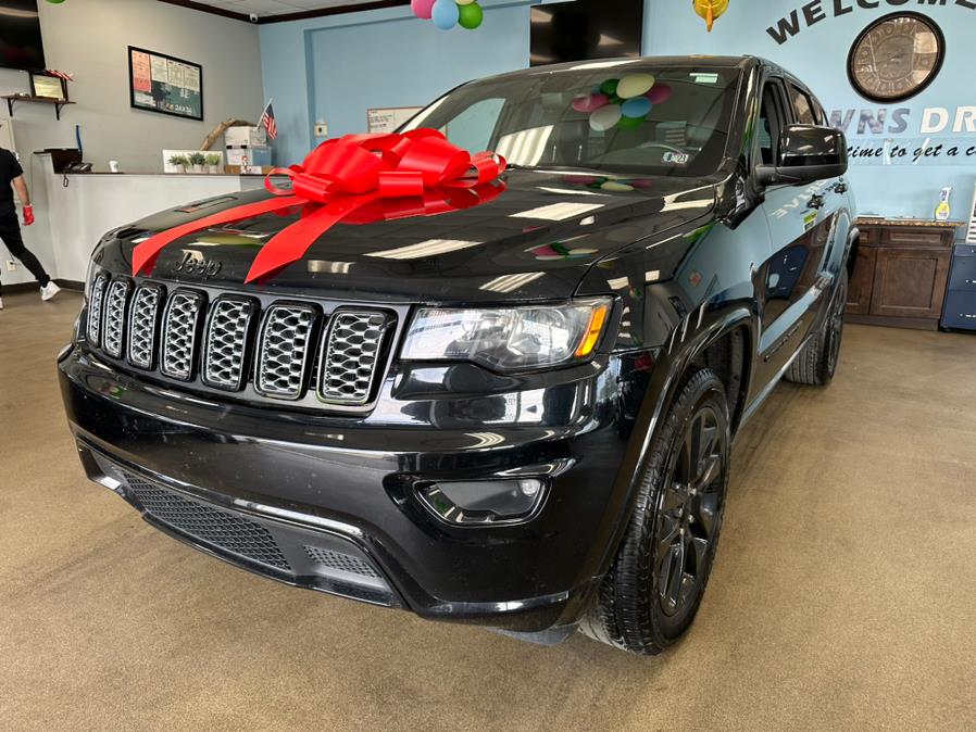 2018 Jeep Grand Cherokee Altitude 4x4 *Ltd Avail*, available for sale in Inwood, New York | 5 Towns Drive. Inwood, New York 2018 Jeep Grand Cherokee Altitude 4x4 *Ltd Avail*, available for sale in Inwood, New York | 5 Towns Drive. Inwood, New York