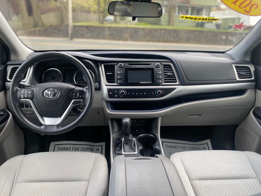 2017 Toyota Highlander LE V6 AWD (Natl), available for sale in Milford, Connecticut | Adonai Auto Sales LLC. Milford, Connecticut 2017 Toyota Highlander LE V6 AWD (Natl), available for sale in Milford, Connecticut | Adonai Auto Sales LLC. Milford, Connecticut