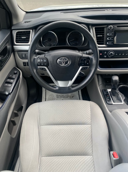 2017 Toyota Highlander LE V6 AWD (Natl), available for sale in Milford, Connecticut | Adonai Auto Sales LLC. Milford, Connecticut 2017 Toyota Highlander LE V6 AWD (Natl), available for sale in Milford, Connecticut | Adonai Auto Sales LLC. Milford, Connecticut