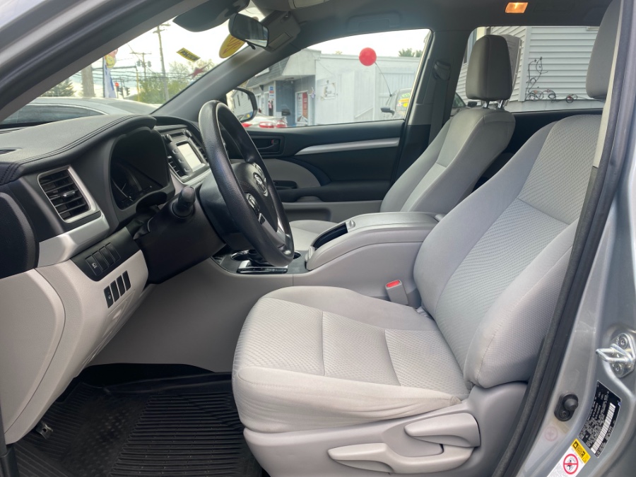 2017 Toyota Highlander LE V6 AWD (Natl), available for sale in Milford, Connecticut | Adonai Auto Sales LLC. Milford, Connecticut 2017 Toyota Highlander LE V6 AWD (Natl), available for sale in Milford, Connecticut | Adonai Auto Sales LLC. Milford, Connecticut