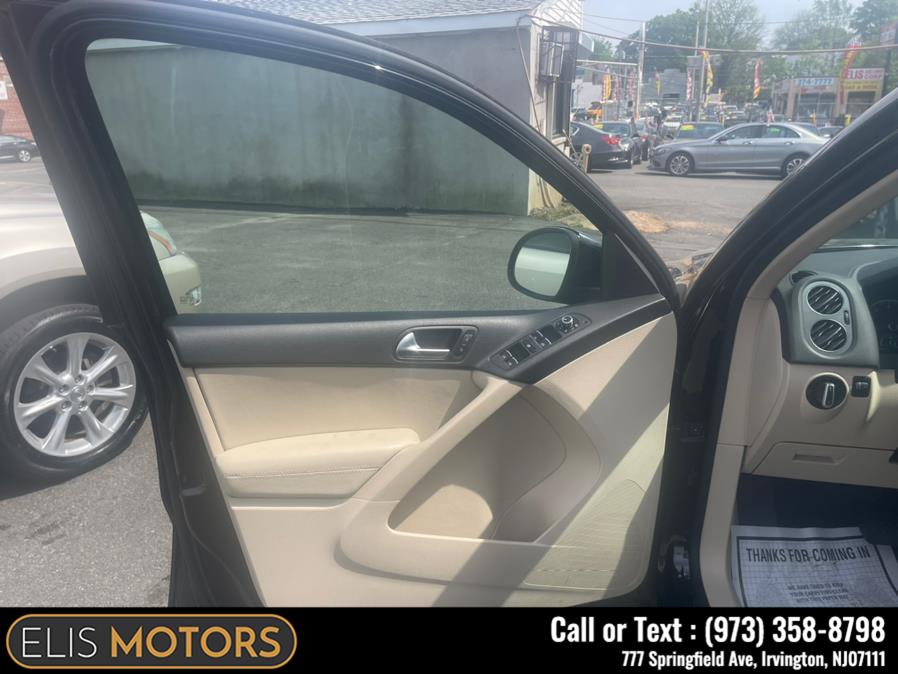 2013 Volkswagen Tiguan 4WD 4dr Auto SE w/Sunroof & Nav *Ltd Avail*, available for sale in Irvington, New Jersey | Elis Motors Corp. Irvington, New Jersey 2013 Volkswagen Tiguan 4WD 4dr Auto SE w/Sunroof & Nav *Ltd Avail*, available for sale in Irvington, New Jersey | Elis Motors Corp. Irvington, New Jersey