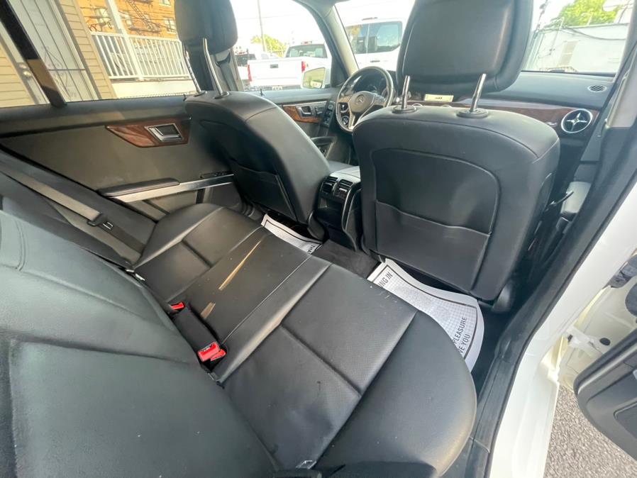 2015 Mercedes-Benz GLK-Class 4MATIC 4dr GLK 350, available for sale in Irvington, New Jersey | Elis Motors Corp. Irvington, New Jersey 2015 Mercedes-Benz GLK-Class 4MATIC 4dr GLK 350, available for sale in Irvington, New Jersey | Elis Motors Corp. Irvington, New Jersey