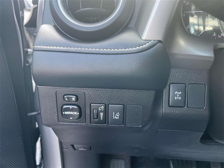 2017 Toyota Rav4 XLE, available for sale in Wantagh, New York | Wantagh Certified. Wantagh, New York 2017 Toyota Rav4 XLE, available for sale in Wantagh, New York | Wantagh Certified. Wantagh, New York