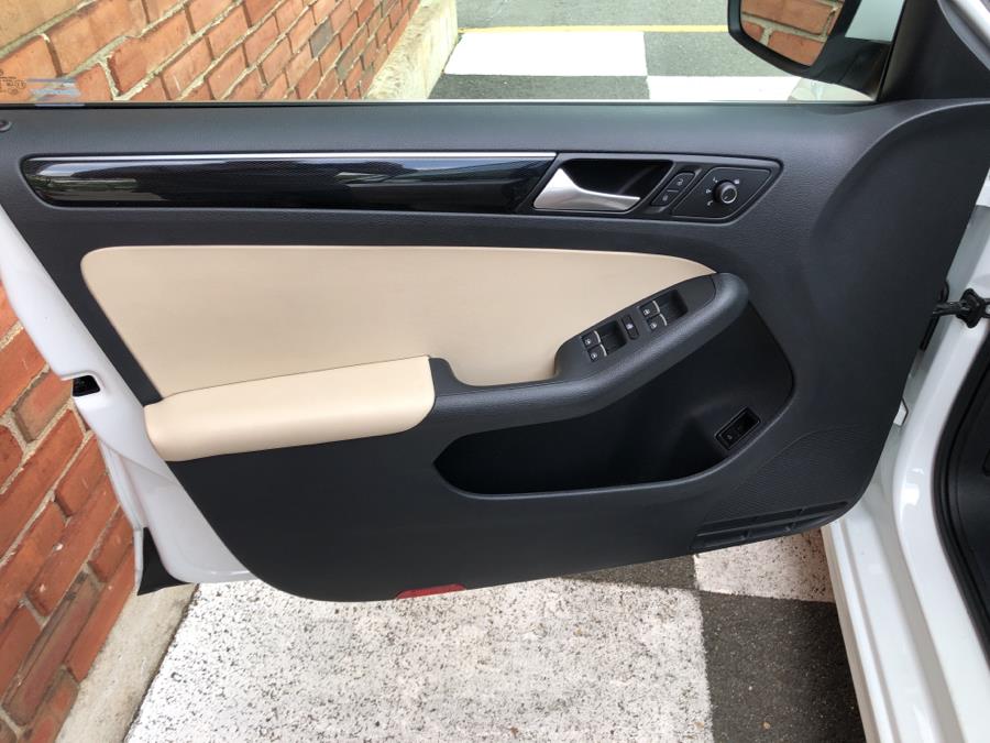 2017 Volkswagen Jetta 1.8T SEL Auto, available for sale in Waterbury, Connecticut | National Auto Brokers, Inc.. Waterbury, Connecticut 2017 Volkswagen Jetta 1.8T SEL Auto, available for sale in Waterbury, Connecticut | National Auto Brokers, Inc.. Waterbury, Connecticut