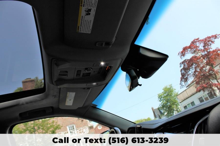2019 Cadillac Escalade 4WD 4dr Luxury, available for sale in Great Neck, New York | Great Neck Car Buyers & Sellers. Great Neck, New York 2019 Cadillac Escalade 4WD 4dr Luxury, available for sale in Great Neck, New York | Great Neck Car Buyers & Sellers. Great Neck, New York