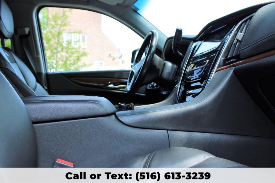 2019 Cadillac Escalade 4WD 4dr Luxury, available for sale in Great Neck, New York | Great Neck Car Buyers & Sellers. Great Neck, New York 2019 Cadillac Escalade 4WD 4dr Luxury, available for sale in Great Neck, New York | Great Neck Car Buyers & Sellers. Great Neck, New York