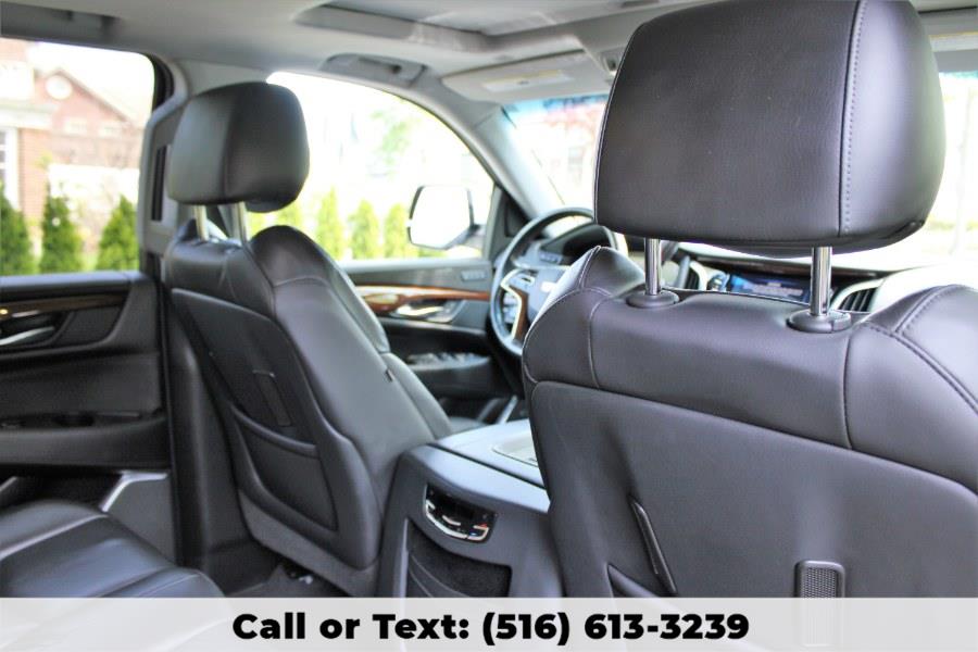 2019 Cadillac Escalade 4WD 4dr Luxury, available for sale in Great Neck, New York | Great Neck Car Buyers & Sellers. Great Neck, New York 2019 Cadillac Escalade 4WD 4dr Luxury, available for sale in Great Neck, New York | Great Neck Car Buyers & Sellers. Great Neck, New York