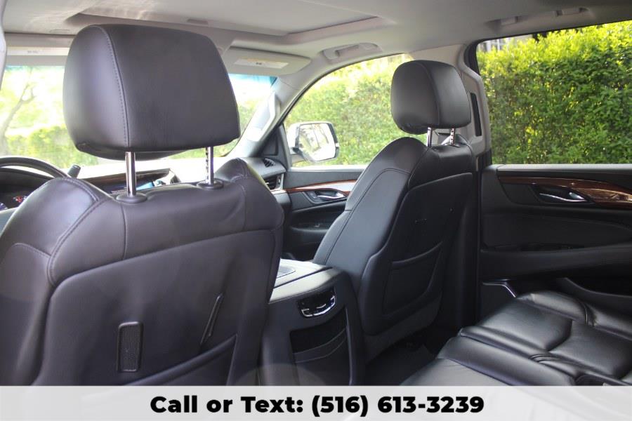 2019 Cadillac Escalade 4WD 4dr Luxury, available for sale in Great Neck, New York | Great Neck Car Buyers & Sellers. Great Neck, New York 2019 Cadillac Escalade 4WD 4dr Luxury, available for sale in Great Neck, New York | Great Neck Car Buyers & Sellers. Great Neck, New York