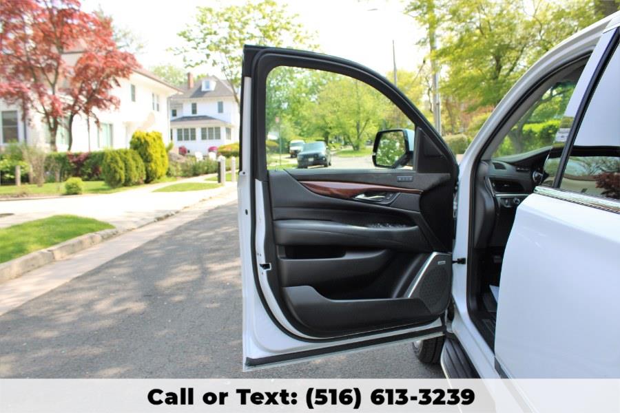 2019 Cadillac Escalade 4WD 4dr Luxury, available for sale in Great Neck, New York | Great Neck Car Buyers & Sellers. Great Neck, New York 2019 Cadillac Escalade 4WD 4dr Luxury, available for sale in Great Neck, New York | Great Neck Car Buyers & Sellers. Great Neck, New York