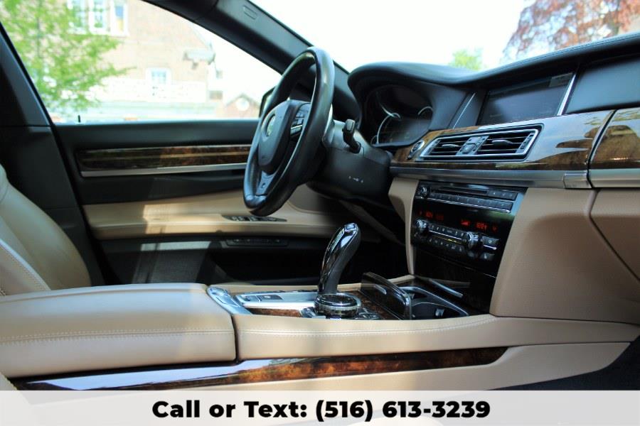 2015 BMW 7 Series 4dr Sdn 750i xDrive AWD, available for sale in Great Neck, New York | Great Neck Car Buyers & Sellers. Great Neck, New York 2015 BMW 7 Series 4dr Sdn 750i xDrive AWD, available for sale in Great Neck, New York | Great Neck Car Buyers & Sellers. Great Neck, New York