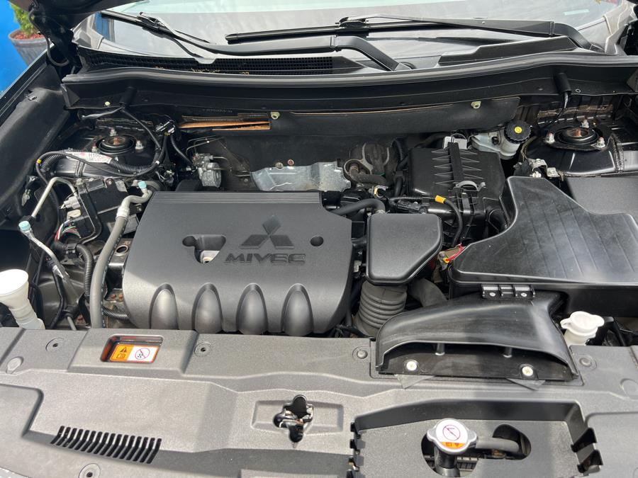 2016 Mitsubishi Outlander AWC 4dr SEL, available for sale in Stamford, Connecticut | Harbor View Auto Sales LLC. Stamford, Connecticut 2016 Mitsubishi Outlander AWC 4dr SEL, available for sale in Stamford, Connecticut | Harbor View Auto Sales LLC. Stamford, Connecticut
