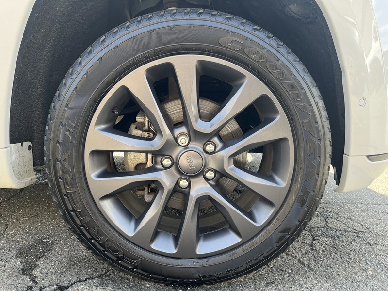 2018 Jeep Grand Cherokee Overland 4x4, available for sale in West Springfield, Massachusetts | Union Street Auto Sales. West Springfield, Massachusetts 2018 Jeep Grand Cherokee Overland 4x4, available for sale in West Springfield, Massachusetts | Union Street Auto Sales. West Springfield, Massachusetts