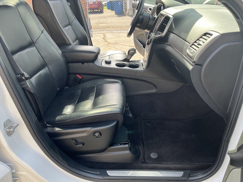 2018 Jeep Grand Cherokee Overland 4x4, available for sale in West Springfield, Massachusetts | Union Street Auto Sales. West Springfield, Massachusetts 2018 Jeep Grand Cherokee Overland 4x4, available for sale in West Springfield, Massachusetts | Union Street Auto Sales. West Springfield, Massachusetts