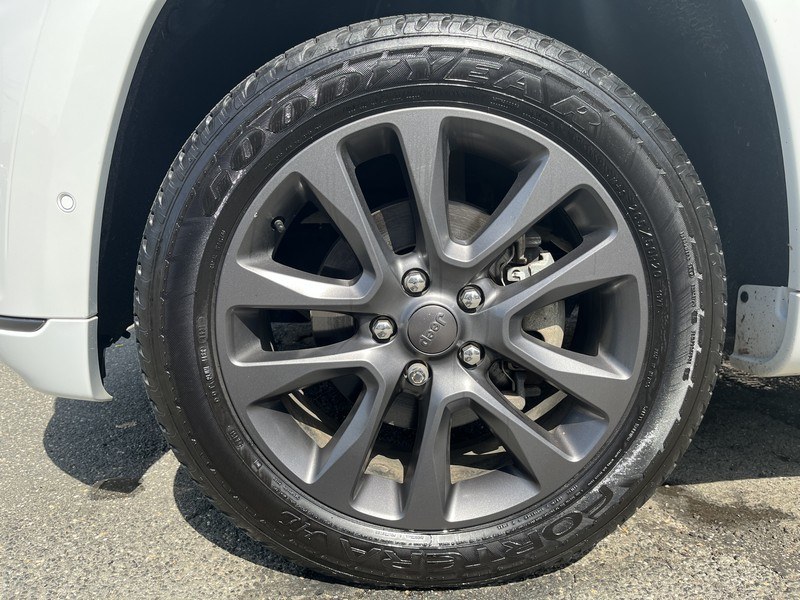 2018 Jeep Grand Cherokee Overland 4x4, available for sale in West Springfield, Massachusetts | Union Street Auto Sales. West Springfield, Massachusetts 2018 Jeep Grand Cherokee Overland 4x4, available for sale in West Springfield, Massachusetts | Union Street Auto Sales. West Springfield, Massachusetts