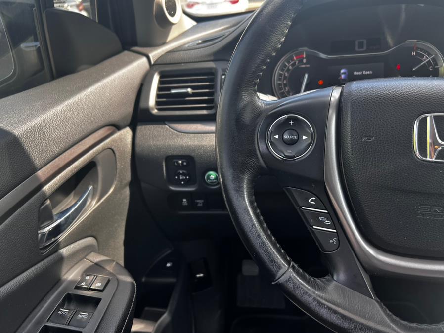 2019 Honda Ridgeline RTL AWD, available for sale in Worcester, Massachusetts | Sophia's Auto Sales Inc. Worcester, Massachusetts 2019 Honda Ridgeline RTL AWD, available for sale in Worcester, Massachusetts | Sophia's Auto Sales Inc. Worcester, Massachusetts