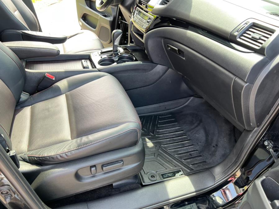 2019 Honda Ridgeline Black Edition AWD, available for sale in Berlin, Connecticut | Tru Auto Mall. Berlin, Connecticut 2019 Honda Ridgeline Black Edition AWD, available for sale in Berlin, Connecticut | Tru Auto Mall. Berlin, Connecticut