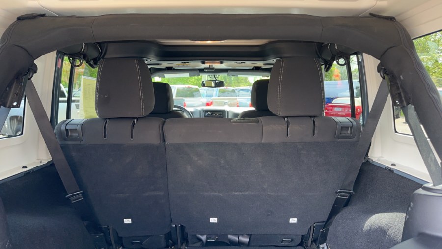 2014 Jeep Wrangler Unlimited 4WD 4dr Sahara, available for sale in Waterbury, Connecticut | West End Automotive Center. Waterbury, Connecticut 2014 Jeep Wrangler Unlimited 4WD 4dr Sahara, available for sale in Waterbury, Connecticut | West End Automotive Center. Waterbury, Connecticut