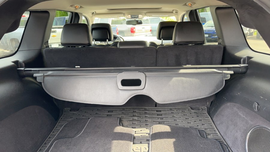 2011 Jeep Grand Cherokee 4WD 4dr Laredo, available for sale in Waterbury, Connecticut | West End Automotive Center. Waterbury, Connecticut 2011 Jeep Grand Cherokee 4WD 4dr Laredo, available for sale in Waterbury, Connecticut | West End Automotive Center. Waterbury, Connecticut