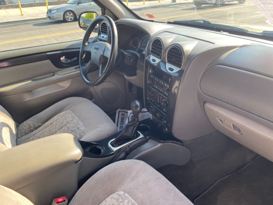 2004 GMC Envoy XL 4dr 4WD SLE, available for sale in Middle Village, New York | Middle Village Motors . Middle Village, New York 2004 GMC Envoy XL 4dr 4WD SLE, available for sale in Middle Village, New York | Middle Village Motors . Middle Village, New York