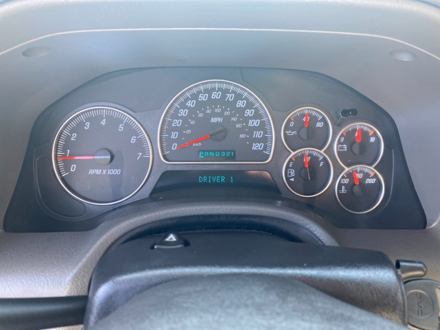 2004 GMC Envoy XL 4dr 4WD SLE, available for sale in Middle Village, New York | Middle Village Motors . Middle Village, New York 2004 GMC Envoy XL 4dr 4WD SLE, available for sale in Middle Village, New York | Middle Village Motors . Middle Village, New York