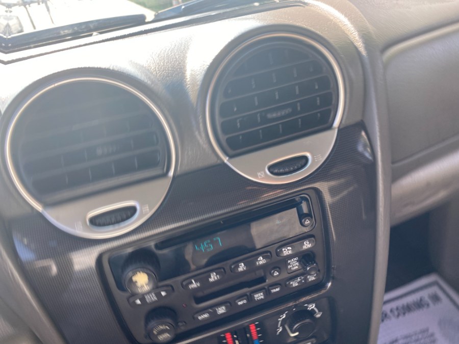 2004 GMC Envoy XL 4dr 4WD SLE, available for sale in Middle Village, New York | Middle Village Motors . Middle Village, New York 2004 GMC Envoy XL 4dr 4WD SLE, available for sale in Middle Village, New York | Middle Village Motors . Middle Village, New York
