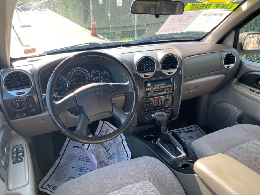2004 GMC Envoy XL 4dr 4WD SLE, available for sale in Middle Village, New York | Middle Village Motors . Middle Village, New York 2004 GMC Envoy XL 4dr 4WD SLE, available for sale in Middle Village, New York | Middle Village Motors . Middle Village, New York
