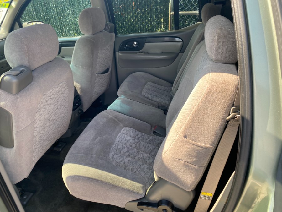 2004 GMC Envoy XL 4dr 4WD SLE, available for sale in Middle Village, New York | Middle Village Motors . Middle Village, New York 2004 GMC Envoy XL 4dr 4WD SLE, available for sale in Middle Village, New York | Middle Village Motors . Middle Village, New York