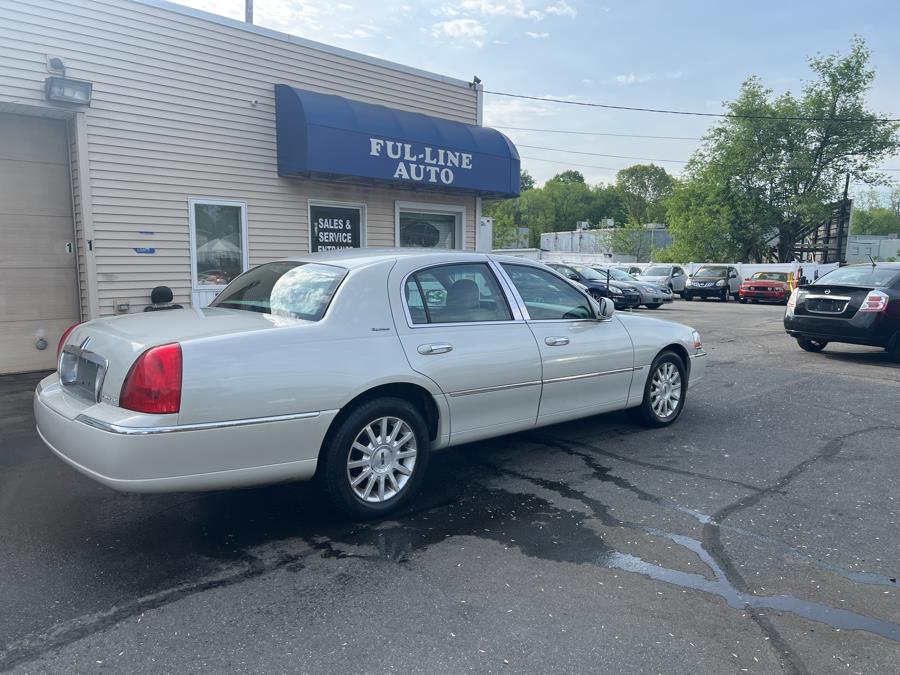 2006 Lincoln Town Car 4dr Sdn Signature, available for sale in South Windsor , Connecticut | Ful-line Auto LLC. South Windsor , Connecticut 2006 Lincoln Town Car 4dr Sdn Signature, available for sale in South Windsor , Connecticut | Ful-line Auto LLC. South Windsor , Connecticut