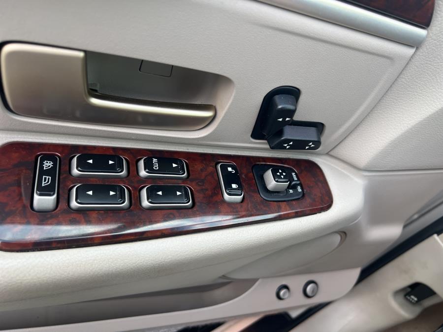 2006 Lincoln Town Car 4dr Sdn Signature, available for sale in South Windsor , Connecticut | Ful-line Auto LLC. South Windsor , Connecticut 2006 Lincoln Town Car 4dr Sdn Signature, available for sale in South Windsor , Connecticut | Ful-line Auto LLC. South Windsor , Connecticut