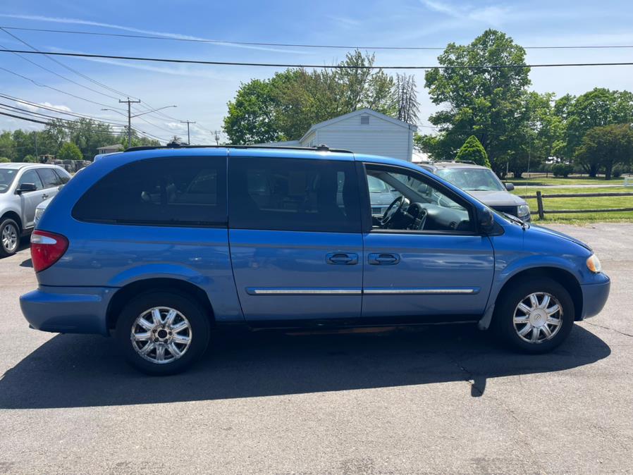 2007 Chrysler Town & Country LWB 4dr Wgn Touring, available for sale in East Windsor, Connecticut | CT Car Co LLC. East Windsor, Connecticut 2007 Chrysler Town & Country LWB 4dr Wgn Touring, available for sale in East Windsor, Connecticut | CT Car Co LLC. East Windsor, Connecticut