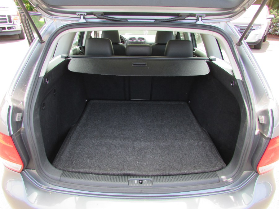 2011 Volkswagen Jetta SportWagen 4dr Auto S, available for sale in East Windsor, Connecticut | United Auto Sales of E Windsor, Inc. East Windsor, Connecticut 2011 Volkswagen Jetta SportWagen 4dr Auto S, available for sale in East Windsor, Connecticut | United Auto Sales of E Windsor, Inc. East Windsor, Connecticut