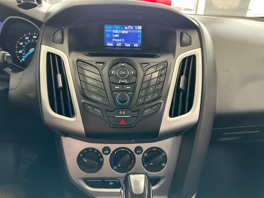 2013 Ford Focus 5dr HB SE, available for sale in Inwood, New York | 5 Towns Drive. Inwood, New York 2013 Ford Focus 5dr HB SE, available for sale in Inwood, New York | 5 Towns Drive. Inwood, New York