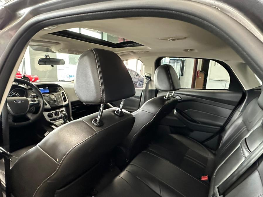 2013 Ford Focus 5dr HB SE, available for sale in Inwood, New York | 5 Towns Drive. Inwood, New York 2013 Ford Focus 5dr HB SE, available for sale in Inwood, New York | 5 Towns Drive. Inwood, New York