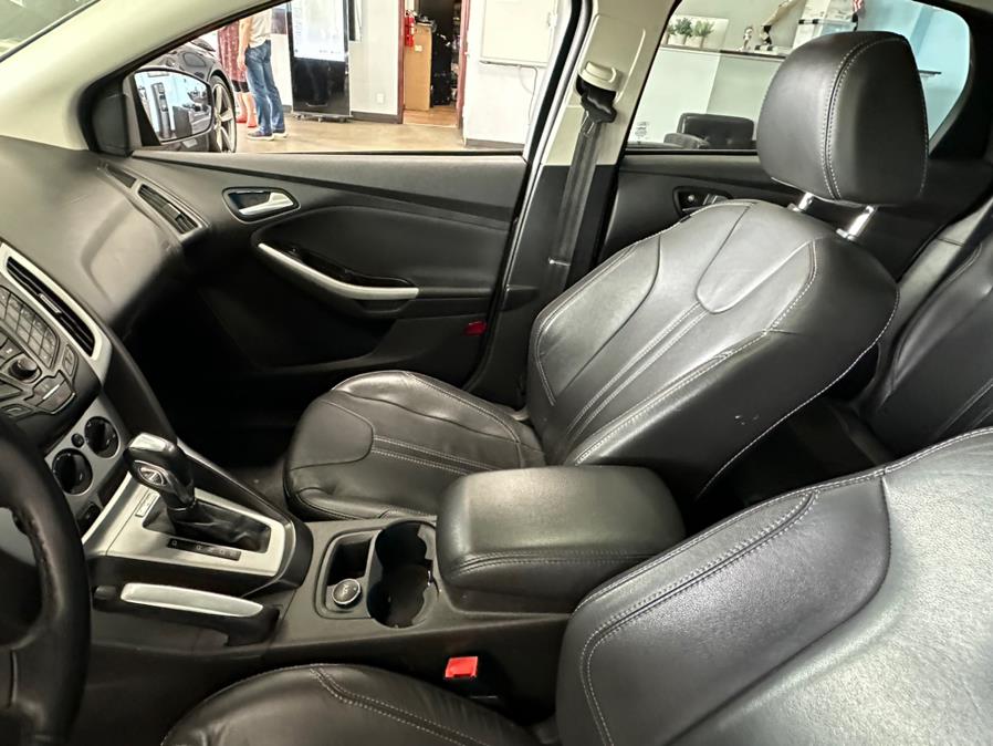 2013 Ford Focus 5dr HB SE, available for sale in Inwood, New York | 5 Towns Drive. Inwood, New York 2013 Ford Focus 5dr HB SE, available for sale in Inwood, New York | 5 Towns Drive. Inwood, New York