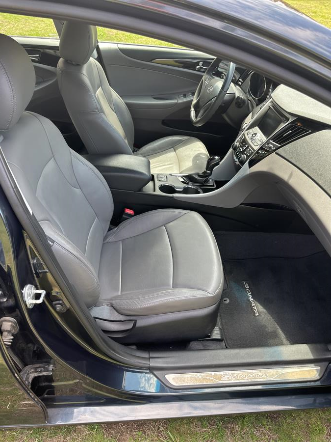 2012 Hyundai Sonata 4dr Sdn 2.4L Auto Limited PZEV, available for sale in Plainville, Connecticut | Choice Group LLC Choice Motor Car. Plainville, Connecticut