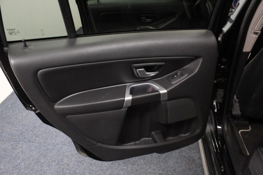 2012 Volvo XC90 AWD 4dr R-Design Premier Plus, available for sale in Plainville, Connecticut | New England Auto Sales LLC. Plainville, Connecticut 2012 Volvo XC90 AWD 4dr R-Design Premier Plus, available for sale in Plainville, Connecticut | New England Auto Sales LLC. Plainville, Connecticut