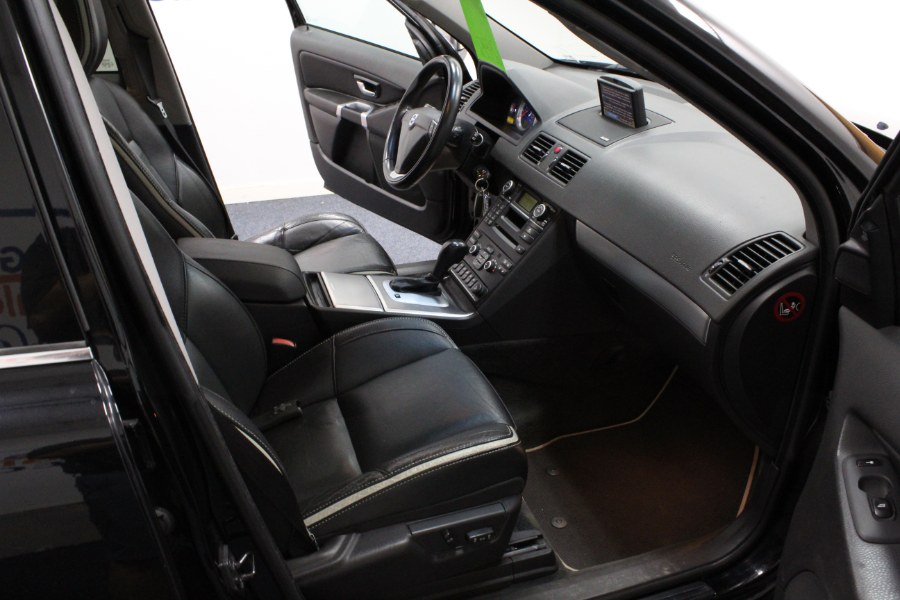 2012 Volvo XC90 AWD 4dr R-Design Premier Plus, available for sale in Plainville, Connecticut | New England Auto Sales LLC. Plainville, Connecticut 2012 Volvo XC90 AWD 4dr R-Design Premier Plus, available for sale in Plainville, Connecticut | New England Auto Sales LLC. Plainville, Connecticut