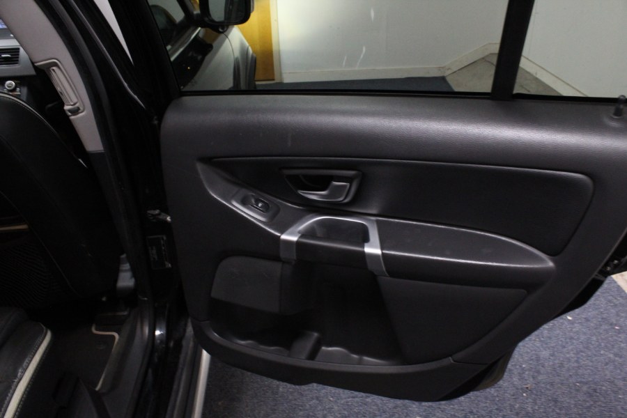 2012 Volvo XC90 AWD 4dr R-Design Premier Plus, available for sale in Plainville, Connecticut | New England Auto Sales LLC. Plainville, Connecticut 2012 Volvo XC90 AWD 4dr R-Design Premier Plus, available for sale in Plainville, Connecticut | New England Auto Sales LLC. Plainville, Connecticut