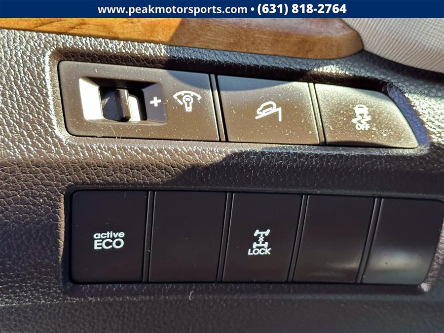2013 Hyundai Santa Fe AWD 4dr Sport, available for sale in Bayshore, New York | Peak Automotive Inc.. Bayshore, New York 2013 Hyundai Santa Fe AWD 4dr Sport, available for sale in Bayshore, New York | Peak Automotive Inc.. Bayshore, New York