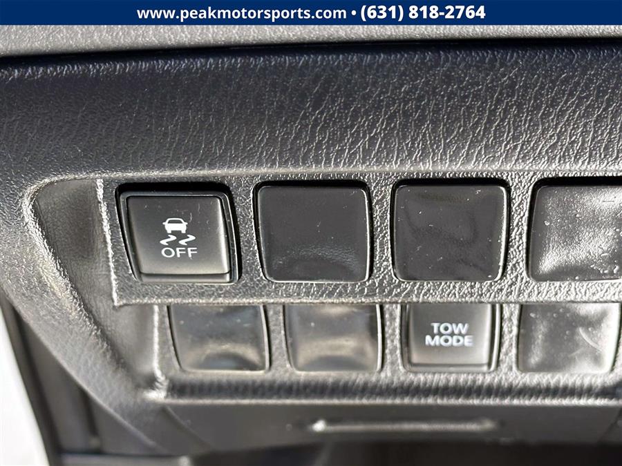 2018 Nissan Pathfinder 4x4 SV, available for sale in Bayshore, New York | Peak Automotive Inc.. Bayshore, New York 2018 Nissan Pathfinder 4x4 SV, available for sale in Bayshore, New York | Peak Automotive Inc.. Bayshore, New York