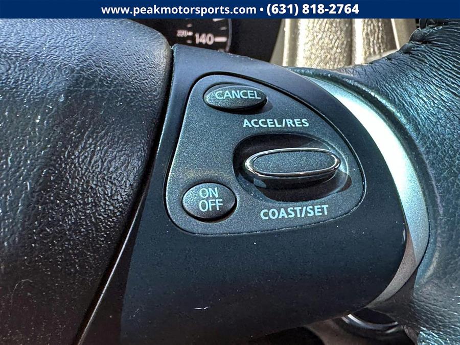 2018 Nissan Pathfinder 4x4 SV, available for sale in Bayshore, New York | Peak Automotive Inc.. Bayshore, New York 2018 Nissan Pathfinder 4x4 SV, available for sale in Bayshore, New York | Peak Automotive Inc.. Bayshore, New York