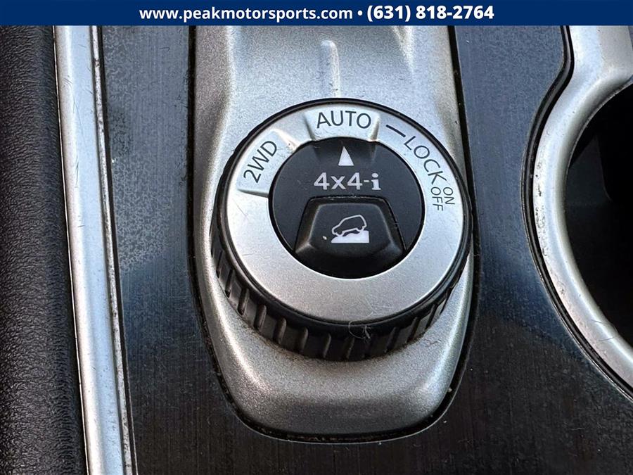 2018 Nissan Pathfinder 4x4 SV, available for sale in Bayshore, New York | Peak Automotive Inc.. Bayshore, New York 2018 Nissan Pathfinder 4x4 SV, available for sale in Bayshore, New York | Peak Automotive Inc.. Bayshore, New York