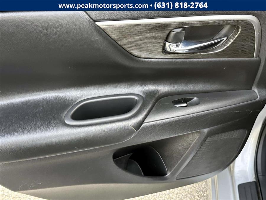 2015 Nissan Altima 4dr Sdn I4 2.5 SL, available for sale in Bayshore, New York | Peak Automotive Inc.. Bayshore, New York 2015 Nissan Altima 4dr Sdn I4 2.5 SL, available for sale in Bayshore, New York | Peak Automotive Inc.. Bayshore, New York