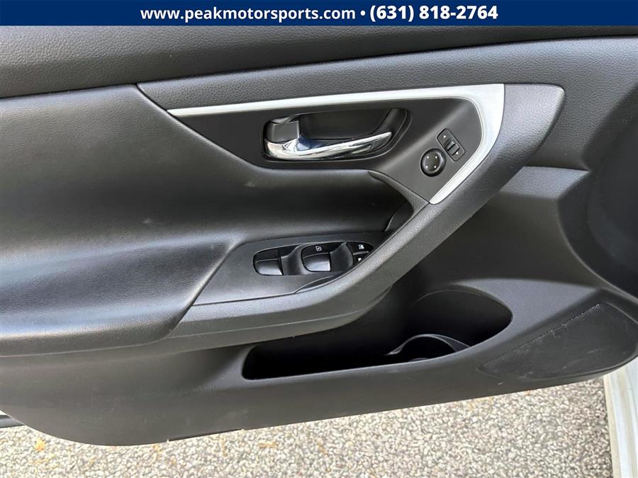 2018 Nissan Altima 2.5 S Sedan, available for sale in Bayshore, New York | Peak Automotive Inc.. Bayshore, New York 2018 Nissan Altima 2.5 S Sedan, available for sale in Bayshore, New York | Peak Automotive Inc.. Bayshore, New York
