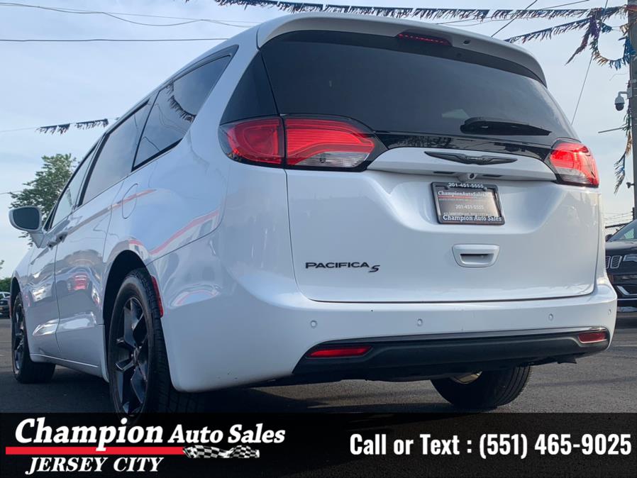 2020 Chrysler Pacifica Touring FWD, available for sale in Jersey City, New Jersey | Champion Auto Sales. Jersey City, New Jersey 2020 Chrysler Pacifica Touring FWD, available for sale in Jersey City, New Jersey | Champion Auto Sales. Jersey City, New Jersey