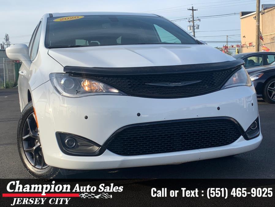 2020 Chrysler Pacifica Touring FWD, available for sale in Jersey City, New Jersey | Champion Auto Sales. Jersey City, New Jersey 2020 Chrysler Pacifica Touring FWD, available for sale in Jersey City, New Jersey | Champion Auto Sales. Jersey City, New Jersey