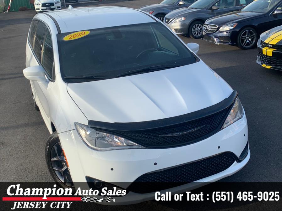 2020 Chrysler Pacifica Touring FWD, available for sale in Jersey City, New Jersey | Champion Auto Sales. Jersey City, New Jersey 2020 Chrysler Pacifica Touring FWD, available for sale in Jersey City, New Jersey | Champion Auto Sales. Jersey City, New Jersey