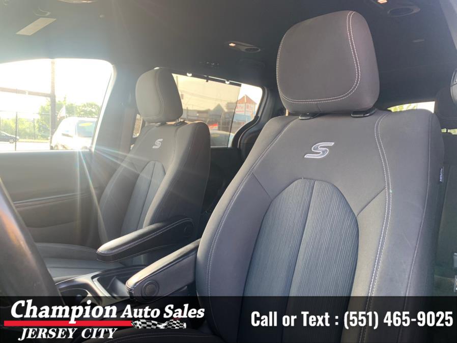 2020 Chrysler Pacifica Touring FWD, available for sale in Jersey City, New Jersey | Champion Auto Sales. Jersey City, New Jersey 2020 Chrysler Pacifica Touring FWD, available for sale in Jersey City, New Jersey | Champion Auto Sales. Jersey City, New Jersey